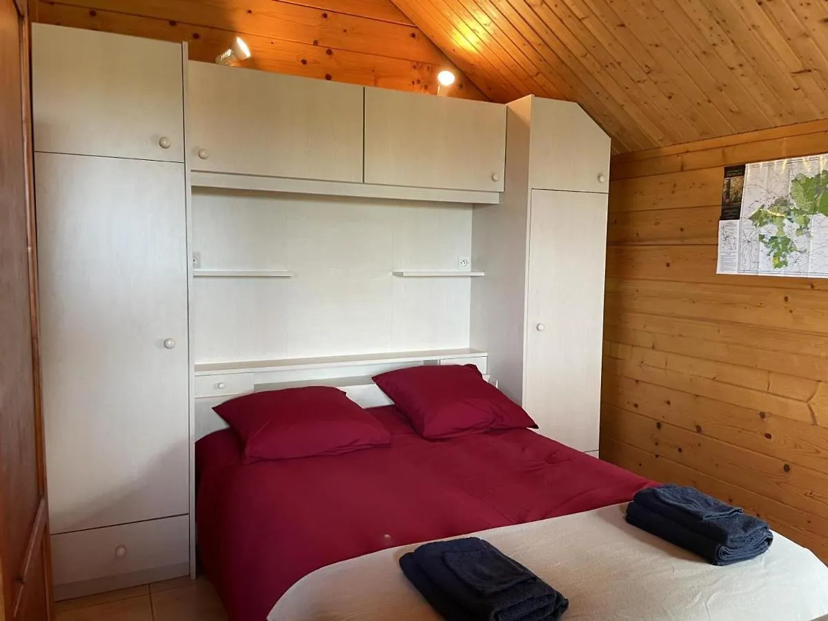 Chalet Avec Clim, Wi-Fi Et Animaux Acceptes A Saint-Bonnet-Troncais - Fr-1-489-445 0*,  France